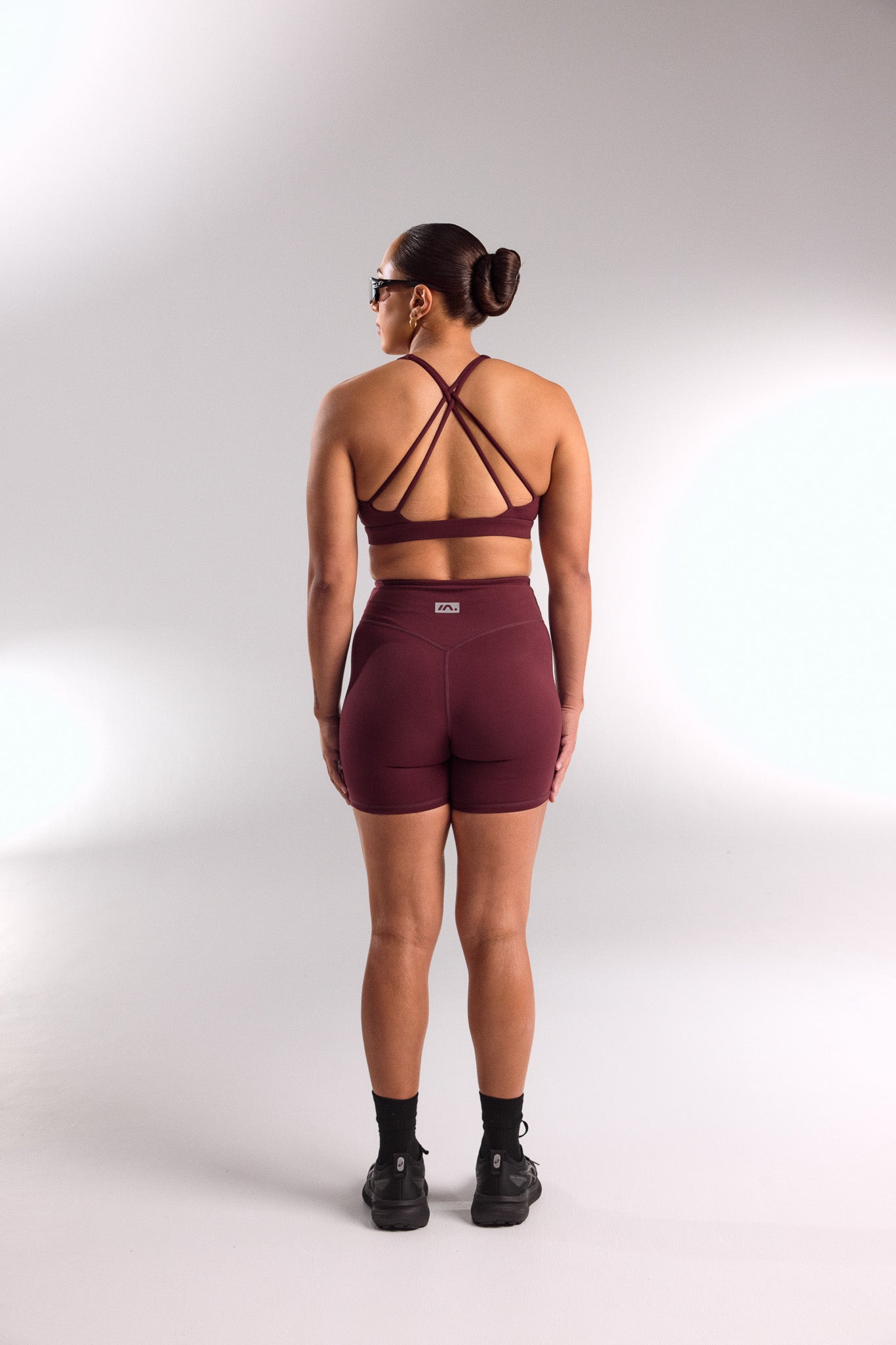 STAPLE MID SHORTS DEEP CHERRY