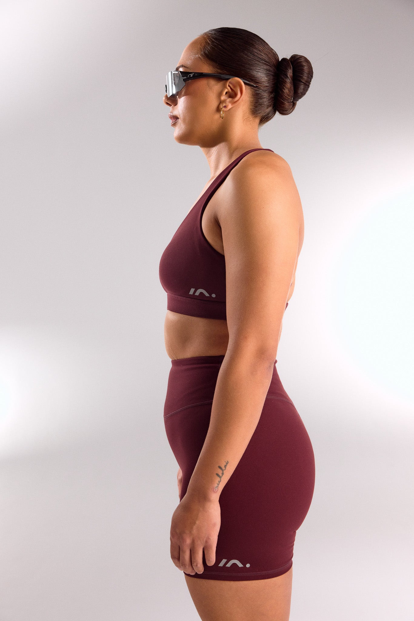 STAPLE MID SHORTS DEEP CHERRY