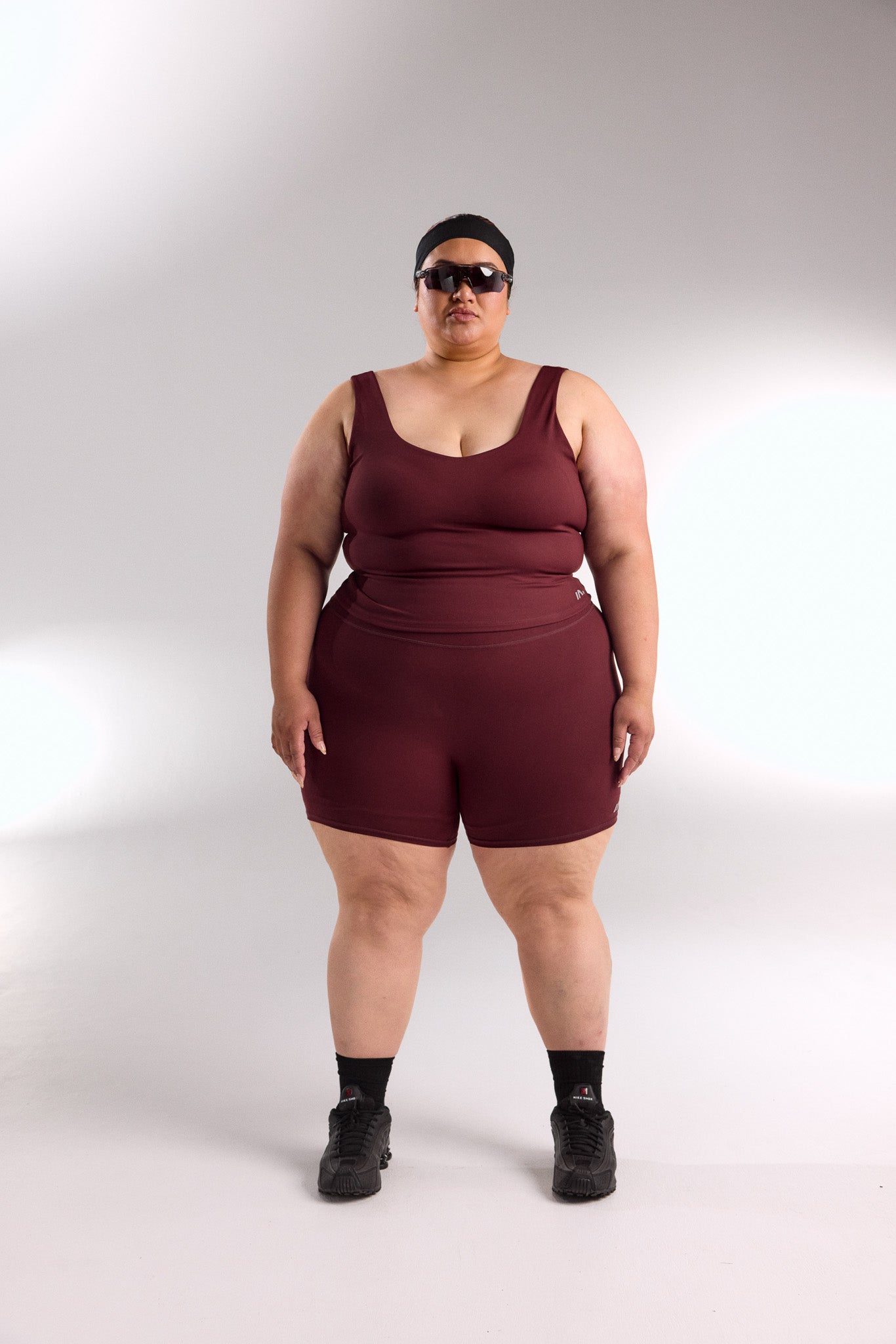 STAPLE MID SHORTS DEEP CHERRY