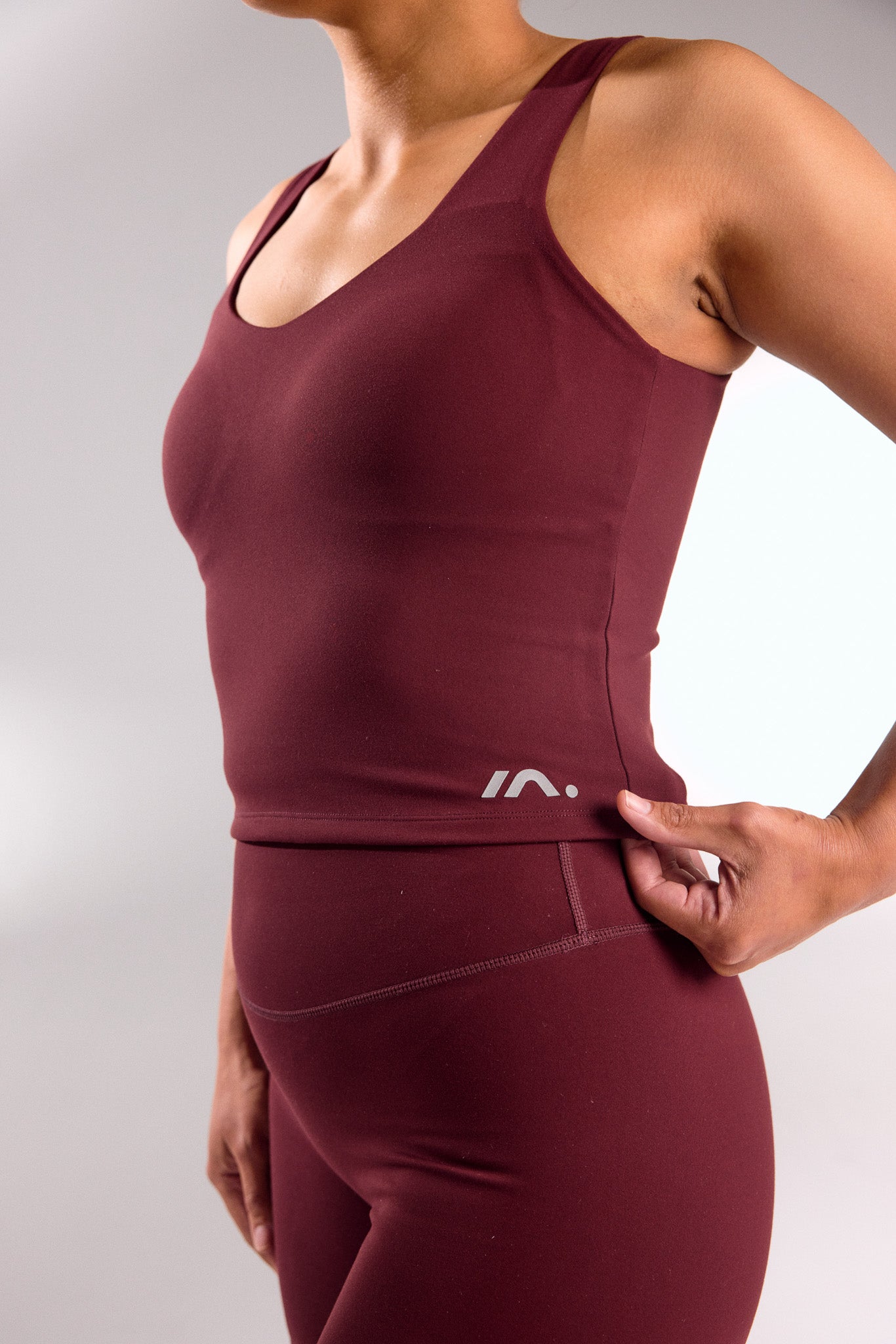 SCULPT TANK DEEP CHERRY