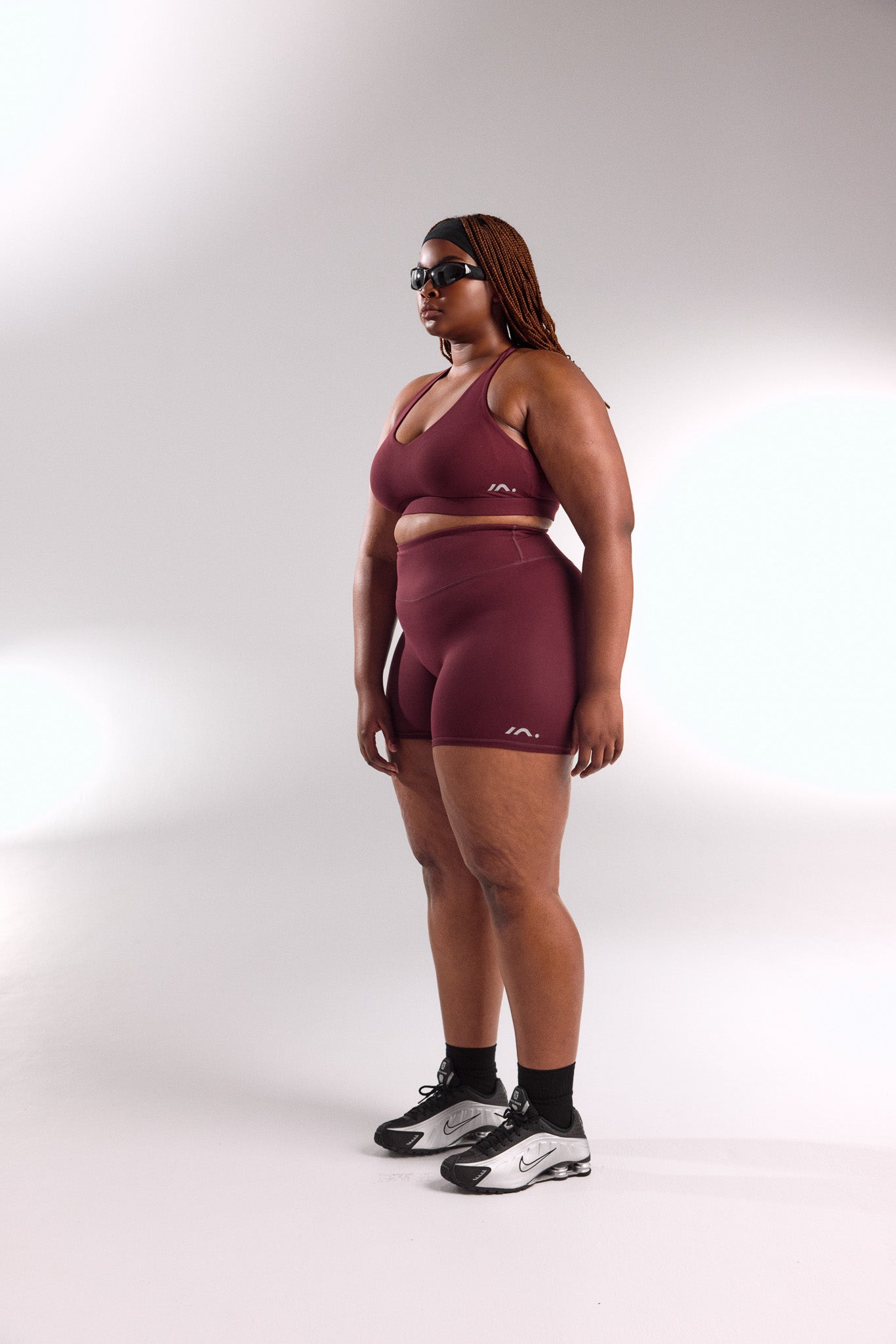 STAPLE MID SHORTS DEEP CHERRY