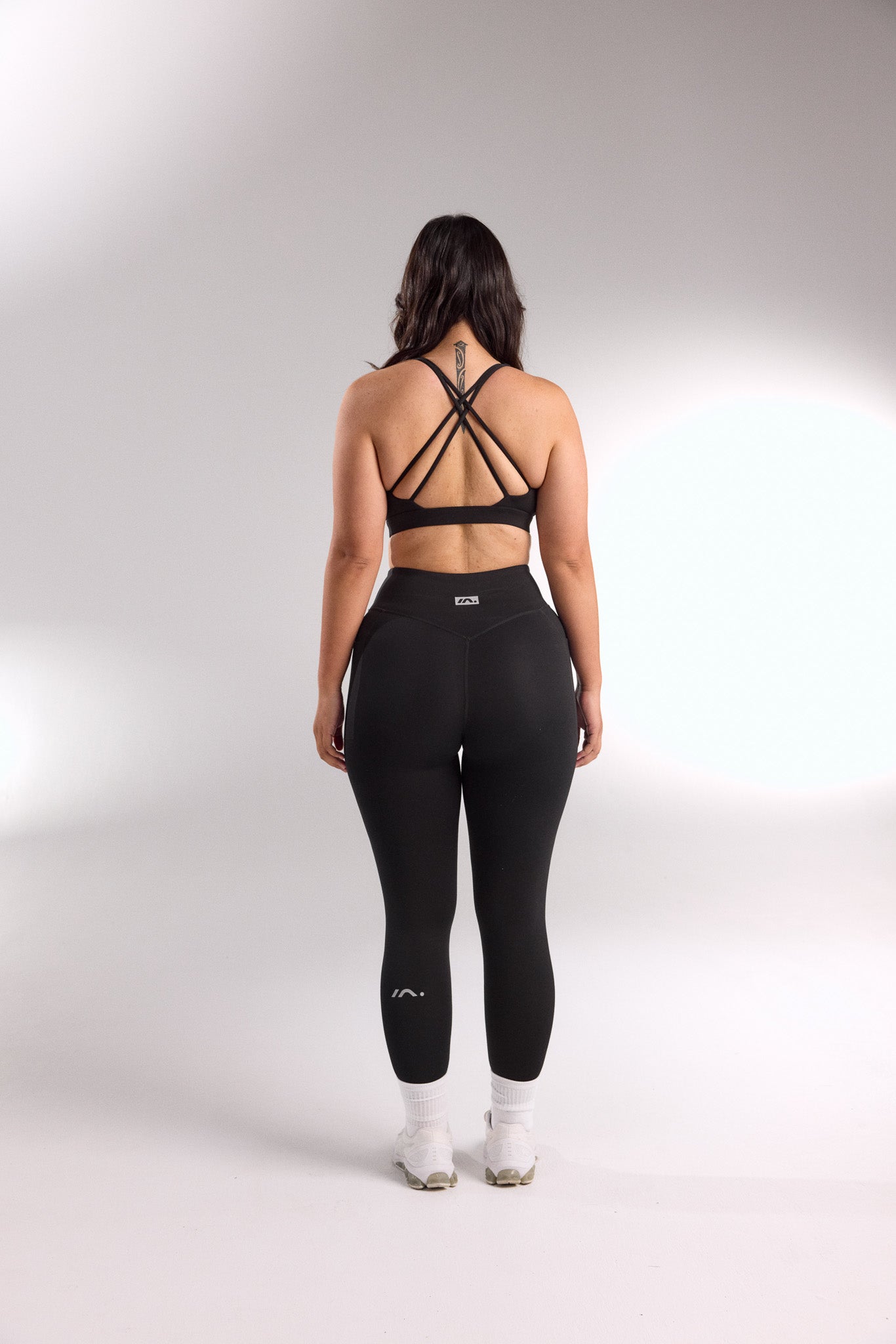 STAPLE W/ POCKET FULL LENGTH LEGGING BLACK