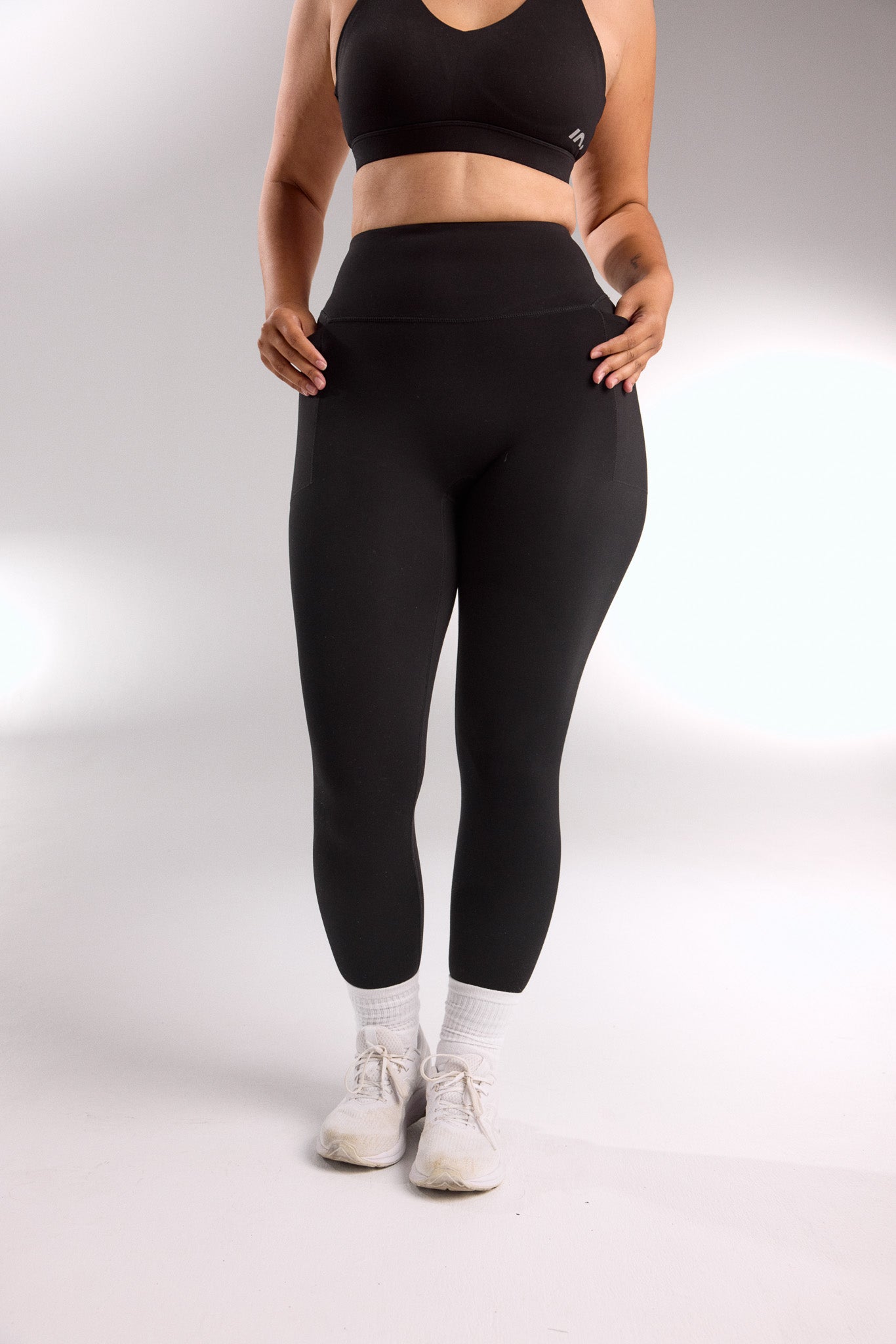 STAPLE W/ POCKET FULL LENGTH LEGGING BLACK