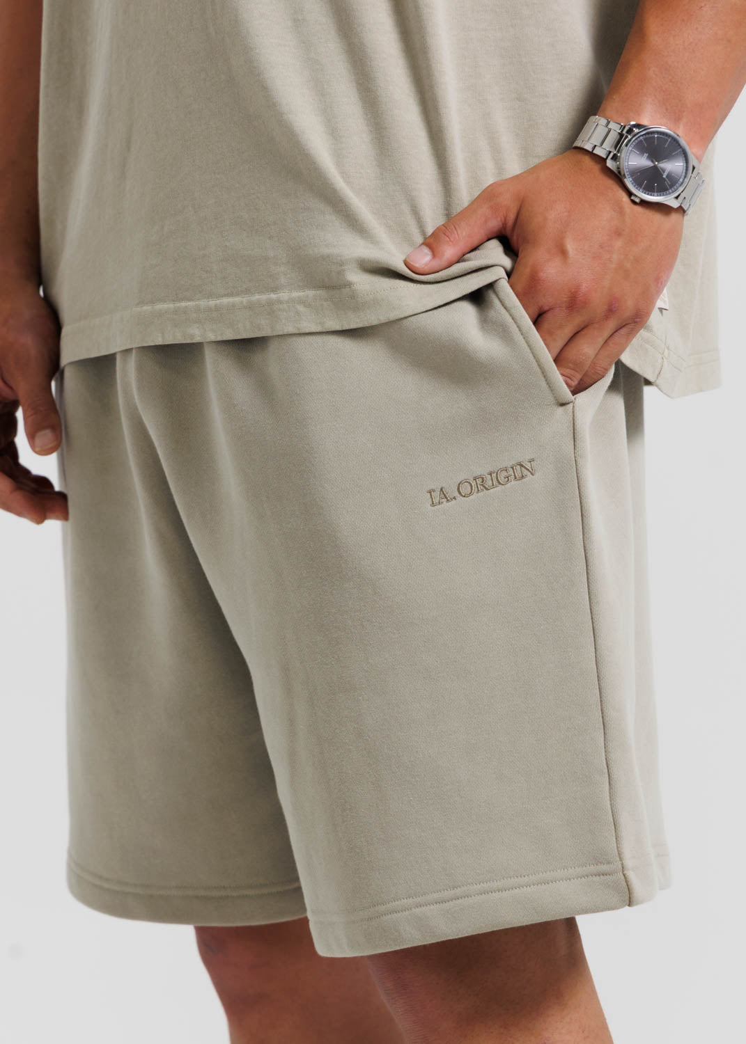 ESSENTIAL TRACK SHORT SAND