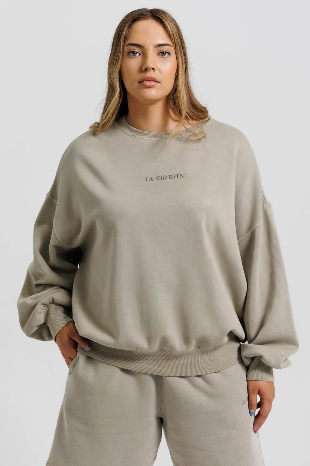 ESSENTIAL OVERSIZED CREW NECK SAND
