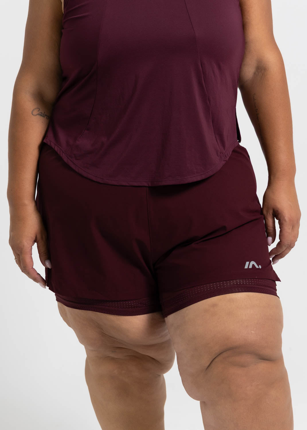 TRAINING SHORT WOMENS DEEP CHERRY