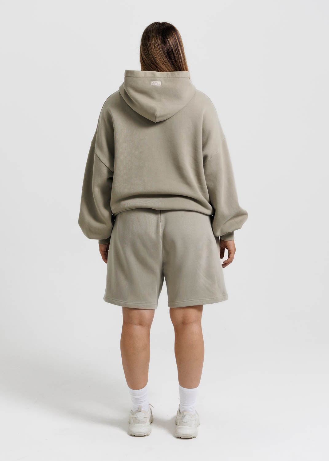 ESSENTIAL TRACK SHORT SAND